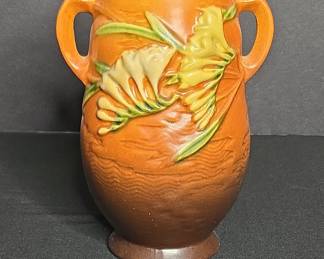 Roseville Freesia Vase, Model 120-7