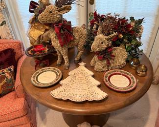 HOLIDAY DECOR