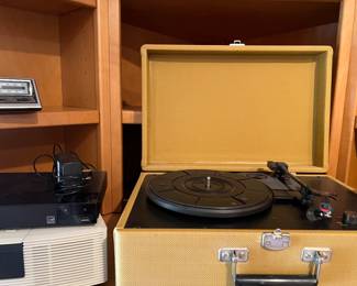 VINTAGE RECORD PLAYER, BOSE, ELECTRONICS