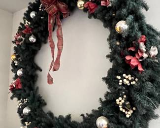 EXTRA LARGE ARTIFICIAL CHRISTMAS WREATH