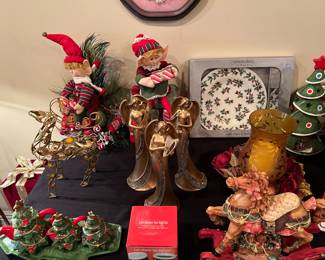 HOLIDAY DECOR AND COLLECTIBLES