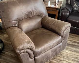 manual leather rocking recliner (Ashley)