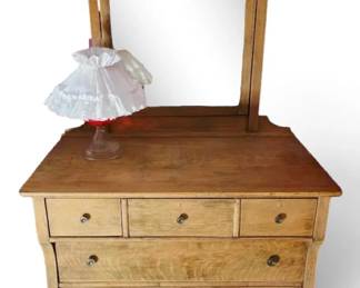 Antique Oak 3Drawer Dresser w Mirror Oil Lamp
