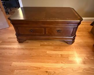 Coffee table-lift top w/side drawers-PRE-SALE ITEM. CONTACT ME FOR INFO