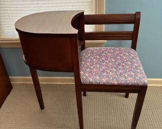 Vintage Gossip Bench