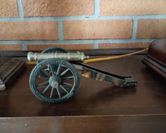 Brass table cannon