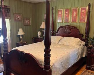 Quee/Full 4 poster bed