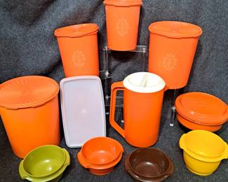 TUPPERWARE