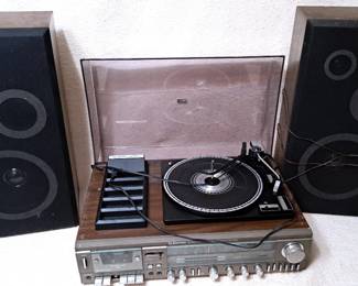 STEREO & SPEAKER LOT RECORD PLAYER