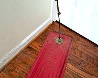 VINTAGE KIDS BOXING STAND