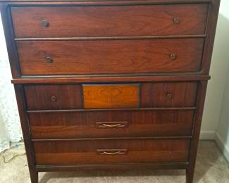 ANTIQUE DRESSER