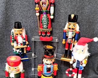 NUTCRACKERS 