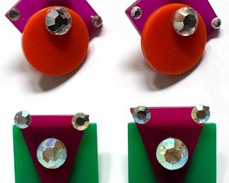 2 Vintage 1980s Plastic & Rhinestone Clip-on Earrings Lot #: 119