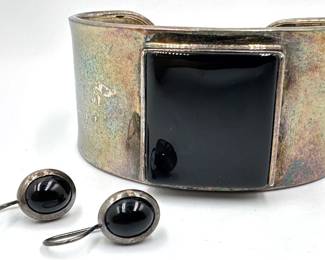 Vintage Sterling Silver Cuff Bracelet With Onxy Detail & Matching Sterling & Onyx Earrings (1.6 Oz) Lot #: 3