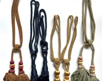 6 Fancy Tasseled Curtain Pulls Lot #: 148