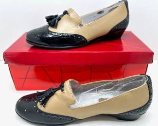 New In Box Aerosoles Cream Sota Wingtip Tassel Loafers Shoes, Size 7.5 Lot #: 47
