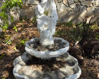 yard fountain 
