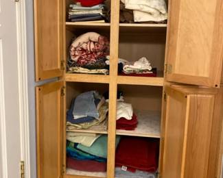 A Lot Of Miscellaneous Household Linens