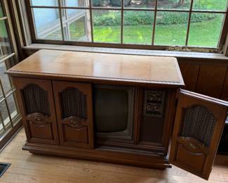 Cabinet with old Magnavox TV