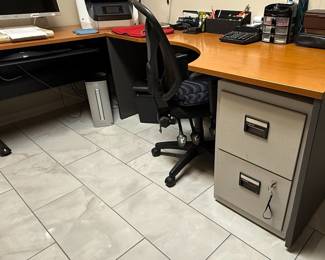 L-Shaped Office Desk Style