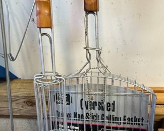 Mr. Bar-B-Q Oversized Deluxe Non-Stick Grilling Basket