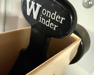 Green Leaf Wonder Winder Extension Cord Reel