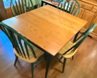 Farmhouse Style Windsor Dining Set