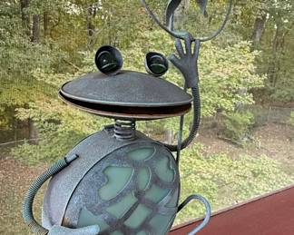 Metal Frog Garden Spinner