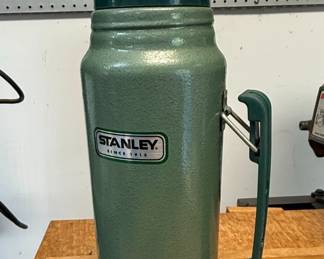 Stanley Classic 1.1 Quart Vacuum Bottle