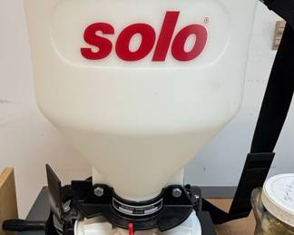 Solo 421-S Portable Chest-Mount Spreader