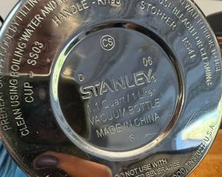 Stanley Classic 1.1 Quart Vacuum Bottle