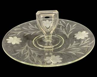 6818 - Etched Center Handle Cake Tray - 5.5 x 11