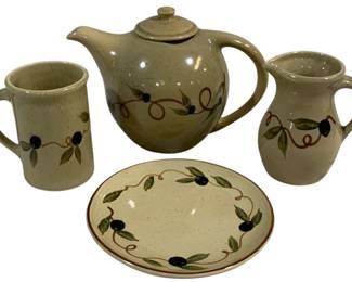 5225 - 4 Emerson Creek Pottery Items