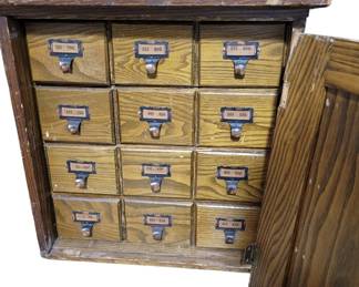 2499 - Keystone "The 600" Glass Slide Set in Cabinet (Description): RARE find with numerous original glass  slides.  Looks to be complete, however we  have not counted and verified.  21 X 20.5 X  17.5 Door is damaged/not attached.