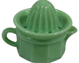 7285 - 2 Piece Jadeite Juicer - 4 x 5 x 4