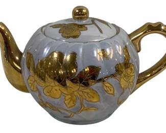 6776 - Vintage Japanese Teapot - 6 x 9