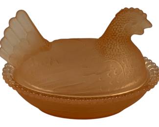 7205 - Glass Hen on Nest - 5 x 3.5 x 3