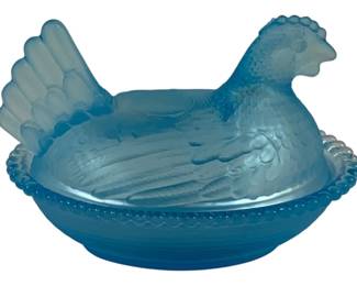 7204 - Blue Glass Hen on Nest - 5 x 3.5 x 3