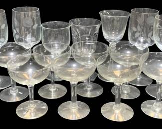 2302 - 15 Assorted Glasses (Description): A lot of 15 glasses in assorted styles.