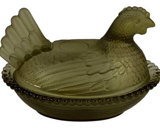 7203 - Green Glass Hen on Nest - 5 x 3.5 x 3