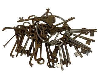 2067 - Skeleton Keys (Description): A lot of skeleton keys in various sizes and  styles.