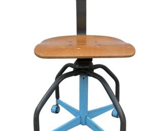 3011 - Vintage Rolling Chair - 35 x 16 x 18