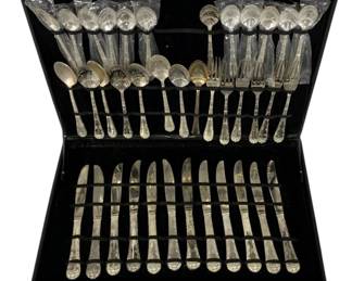 7200 - 38 Pc W M Rogers & Sons Silverware Set in Case (Description): 18.5 x 13 x 2