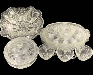 2845 - Assorted Glass Items