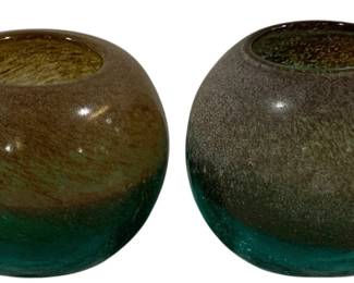 7134 - 2 Glass Vases - 6 x 5.75
