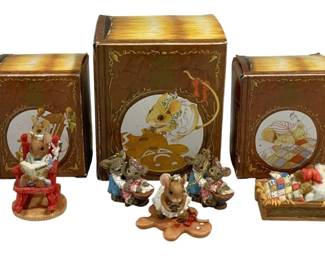 2081 - Mouse Tales Ornaments/Figures in Boxes (Description): A lot of Mouse Tales ornaments and figures,  each accompanied by their original decorative  boxes. The collection features charming  mouse-themed pieces in various poses and  scenes.