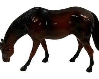 1820 - Hartland Grazing Mare - 7 x 4.5 x 2