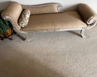 Chaise $450