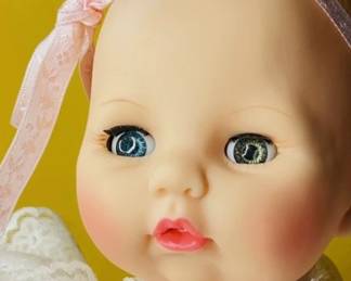 Madame Alexander 14" Victoria Frilly Dress Heterochromia Eyes Blue/Green #363753