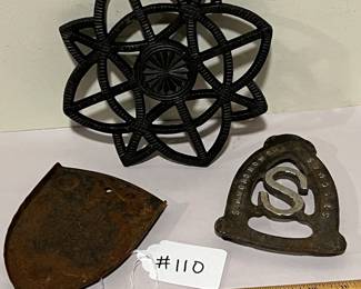 Vintage trivet Lot #110